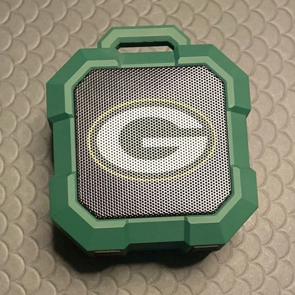 Green Bay Packers Portable Speaker - Picture 1 of 2